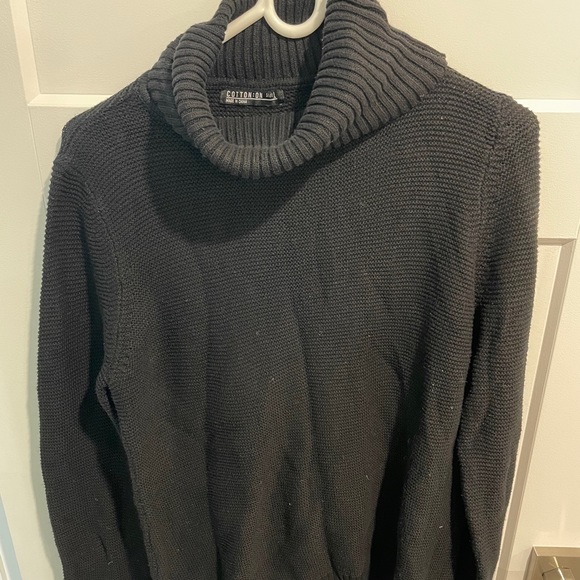 Sweater - Picture 2 of 3